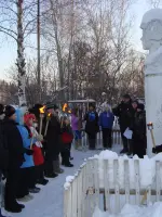 Памятник герою Советского Союза <nobr>И. И. Злыгостеву</nobr>, Россия, Пермский край, Еловский район, село Брюхово