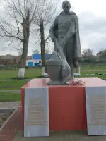 Братская могила воинов ВОВ в ст. Багаевской, улица Спартака