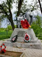 Памятник «Никто не забыт, ничто не забыто», Россия, Ростовская область, Семикаракорский район, станица Новозолотовская