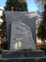 Памятник учителям и учащимся, погибшим во время ВОВ. Виртуальный школьный музей МБОУ СОШ № 2 им. Короленко В. Г., Советская улица