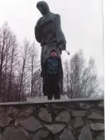 Памятник Скорбящей матери, Россия, Пермь, микрорайон Островский