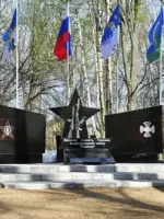 Мемориал павшим солдатам «Вечная память Героям», площадь Юннатов