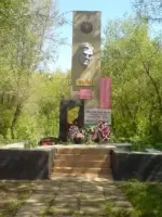 Памятник фронтовикам-сельчанам, погибшим в годы Великой Отечественной войны 1941 – 1945 г. г., в селе Хлебновка., Россия, Саратовская область, Балаковский район, село Хлебновка
