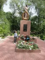 Памятник на братской могиле, Советская улица