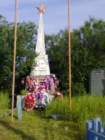 Обелиск воинам, погибшим в годы Великой Отечественной войны в селе Ручьи Мезенского района Архангельской области., Россия, Архангельская область, Мезенский район, село Ручьи