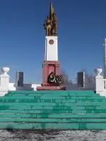 
        
        Братская могила в селе Красносельское, Россия, Краснодарский край, Динской район, село Красносельское