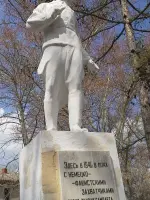 Памятник погибшим летчикам, Больничная улица