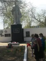 Братская могила воинов ВОв, Россия, Ростовская область, Милютинский район, хутор Степано-Савченсковский
