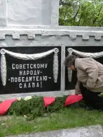 Памятник «Школьный» п. Головино, Россия, Владимирская область, Судогодский район, поселок Головино