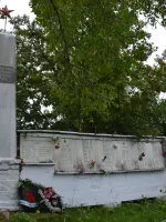 Обелиск памяти павших в Гражданской и Великой Отечественной войнах в селе Фирсово, Россия, Свердловская область, Режевский район, поселок Фирсово