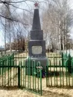 Обелиск памяти павших в Великой Отечественной войне в п. Визимьяры, Советская улица