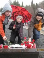 Памятник павшим воинам, улица Героев