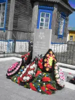 Памятник в поселке Бисер, Россия, Пермский край, Горнозаводский район, поселок городского типа Старый Бисер