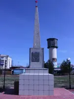 Исторический памятник «Воинам-землякам, павшим в борьбе за честь, свободу и независимость нашей Родины 1941−1945», Советская улица