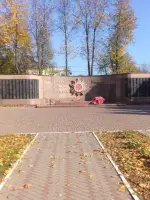 
        Мемориал ВОВ, Комсомольская площадь