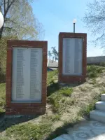 Памятник воинам-землякам, погибшим в годы Великой Отечественной войны, Станция Озёрки Тальменского района Алтайского края, Россия, Алтайский край, Тальменский район, поселок Станция Озерки, улица Калинина