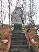 Памятник воинам-десантникам 1-й МВДБр и 204-й ВДБр, погибшим в 1942 году, Россия, Новгородская область, Демянский район, поселок городского типа Демянск