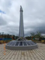 Стела "Победа" в парке Победы в п. Комсомольский., Россия, Республика Калмыкия, Черноземельский район, поселок Комсомольский