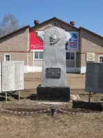 Памятник ВОИНАМ-ЗЕМЛЯКАМ, ПАВШИМ В БОЯХ ЗА РОДИНУ В ГОДЫ ВЕЛИКОЙ ОТЕЧЕСТВЕННОЙ ВОЙНЫ 1941-1945, Россия, Пермский край, Оханский район, село Дуброво