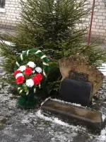 Памятник ученикам и учителям школы № 8 г. Людиново погибшим в годы войны, Россия, Калужская область, Людиново