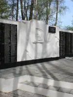 Мемориальный комплекс на братской могиле советских воинов посёлка Петрово Гурьевского городского округа, Россия, Калининградская область, Гурьевский район, поселок Петрово