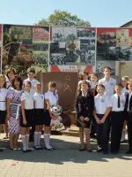 Памятник «Труженикам тыла», Россия, Краснодарский край, Ленинградский район, станица Ленинградская, центр