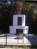 Братская могила № 299, Россия, Воронежская область, Петропавловский район, село Березняги