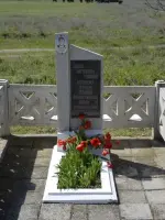 Памятный знак в честь воинов-односельчан села Дмитровка, Россия, Республика Крым, Советский район, село Дмитровка