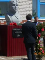 Бюст Бари Шавалиева, Россия, Республика Татарстан, Рыбно-Слободский район, село Верхний Тимерлек