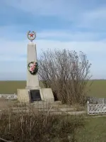 Братская могила советских воинов и мирных жителей вблизи п.Советский, Россия, Республика Крым, поселок городского типа Советский