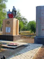 Мемориал, братская могила воинов ВОВ -хутор Золотаревка, Семикаракорский район, Ростовская область, Россия, Ростовская область, Семикаракорский район, хутор Золотаревка