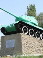 Памятник-танк Т-34 - поселок Зимовники, Ростовская область, Россия, Ростовская область, Зимовниковский район, поселок Зимовники