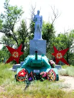 Братская могила воинов ВОВ - поселок Зимовники, Россия, Ростовская область, Зимовниковский район, поселок Зимовники