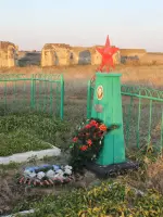 Могила воина ВОВ - хутор Большая Хлоповая, Морозовский район, Ростовская область, Россия, Ростовская область, Морозовский район, хутор Большая Хлоповая