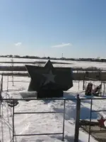 Памятник военнослужащим, умершим от ран в эвакогоспитале № 3654 и захороненных в братской могиле на кладбище д.Тарн-Варн Татарской АССР, Россия, Республика Татарстан, Нурлат