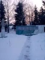 Мемориальный комплекс «Скорбящая мать», Россия, Республика Коми, Усть-Цилемский район, село Замежная