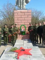 Памятник неизвестному солдату спасшего ребенка, Казахстан, Костанайская область, Житикаринский район, село Забеловка
