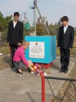 Памятник на месте массовой казни советских граждан Нижнегорского района немецко-фашистскими захватчиками, Россия, Республика Крым, поселок городского типа Нижнегорский