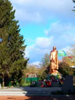 Памятник солдату, Советская улица