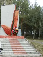 Памятник на месте захоронения расстрелянных мирных жителей Курска, Россия, Курская область, Курский район