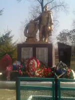 Братская могила, Советская улица