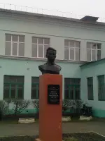 Памятник Герою Советского Союза <nobr>Малых Е. В.</nobr>, Полевая улица