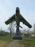Памятник летчикам погибшим на Обоянской земле в 1941−45 гг., Московская улица
