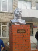 Памятник Герою Советского Союза <nobr>Ломакину А. М.</nobr>, Россия, Курск, Центральный округ, Школьная улица, 3Б