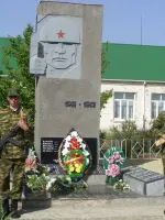 Братская могила, Россия, Ростовская область, Тацинский район, хутор Зазерский