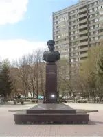 Бюст Маршалу <nobr>Г. К. Жукову</nobr>, улица Маршала Жукова