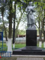 Памятник односельчанам, Россия, Курская область, Суджанский район, село Гуево