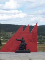 Памятник в честь воинов-земляков, павших в Велико Отечественной войне, улица 50 лет ВЛКСМ
