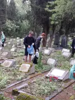 Памятник на городском кладбище воинам Красной Армии и партизанам, погибшим при освобождении г. Ялты, улица Блюхера