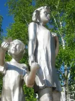 Памятник «Непокорённые», посвящённый детям, испытавшим ужасы войны, Непокорённые